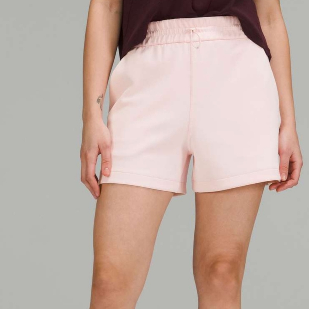Lululemon Softstreme High-Rise Shorts Strawberry Milkshake NWT
